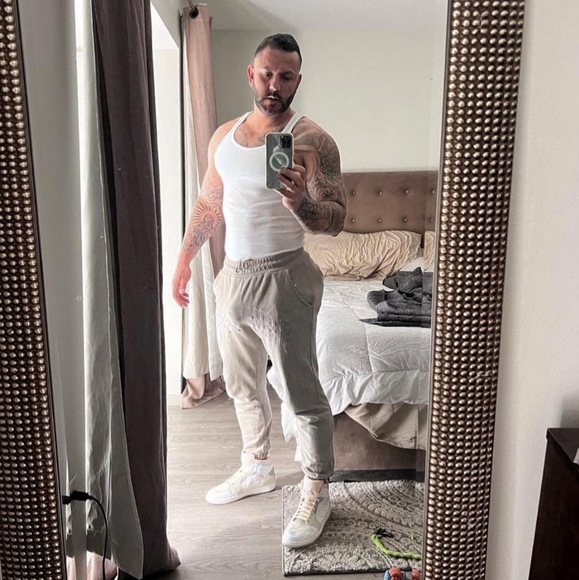 Meet your Posher, Luis - Picture 5 of 6